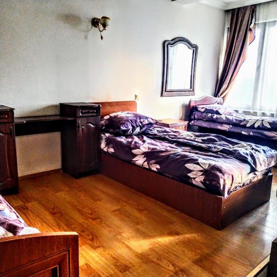 Masala Hostel Batoumi Extérieur photo