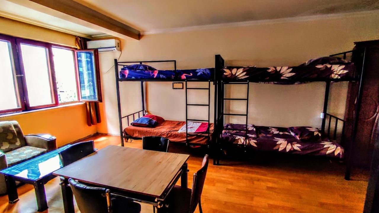 Masala Hostel Batoumi Extérieur photo