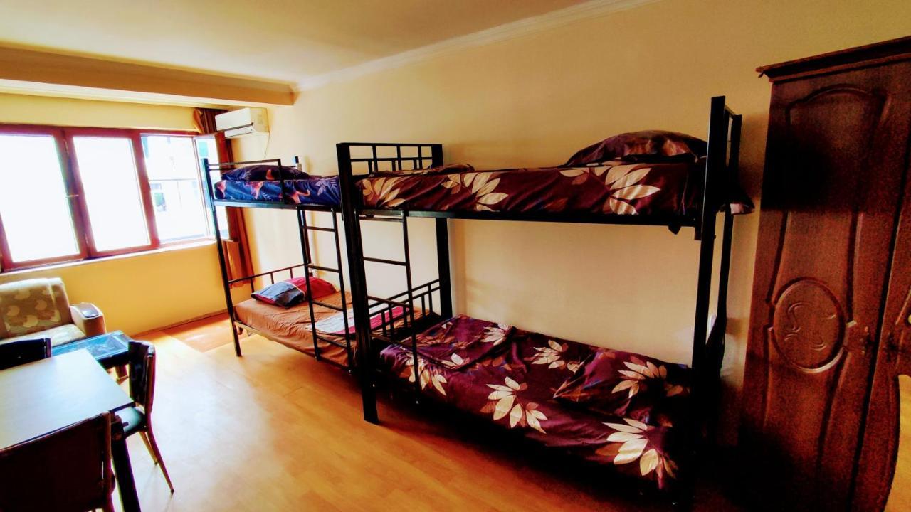 Masala Hostel Batoumi Extérieur photo